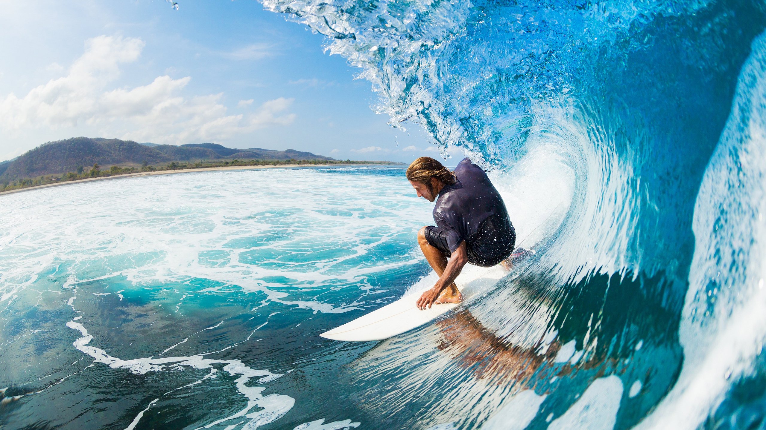 中国足球比赛火爆热播，球员表现逐渐成熟，看看中国足球队