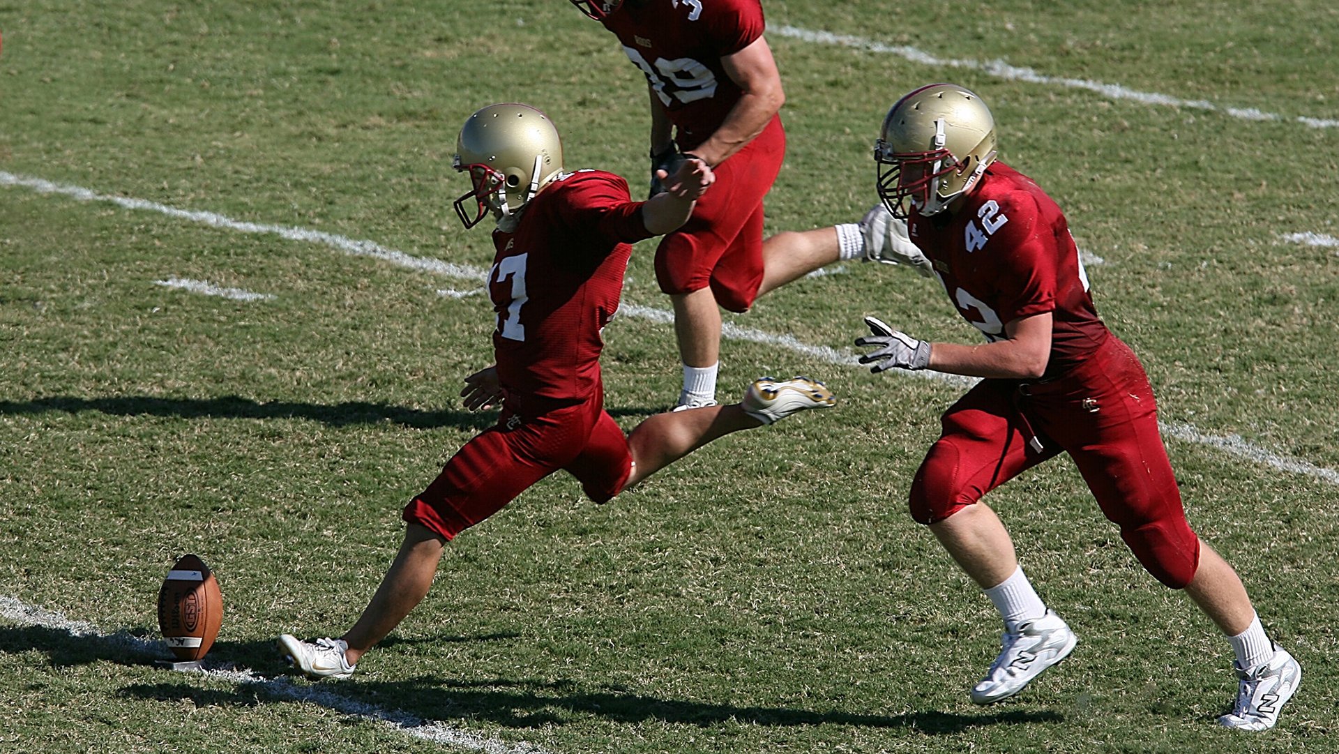 沙尔克球员努力奋战，最终战胜强敌，沙尔克出来的球星